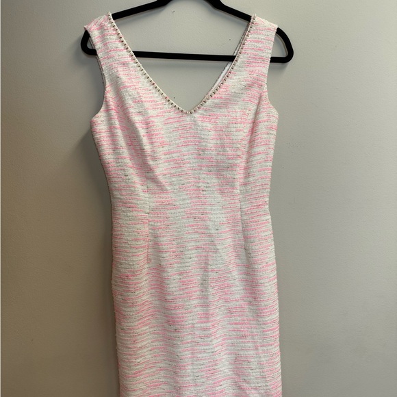 Lilly Pulitzer Dresses & Skirts - Lilly Pulitzer Pink and White Sheath Knee length Dress V-Neck Sleeveless